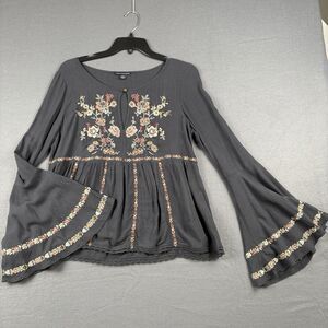 American Eagle Womens Small Gray Floral Embroidered Peasant Bohemian Top